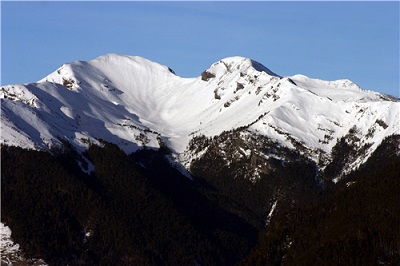 雪山主峰雪景