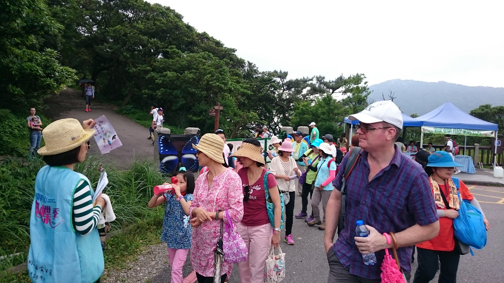 Citizens can register at the Erziping Butterfly Service Station for free tour guide.