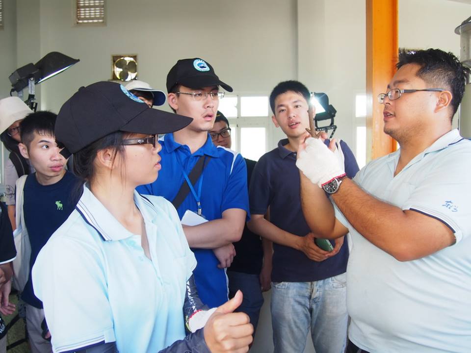 海管處Youth Camp帶領學員進行 東沙環礁國家公園復育工作體驗 (海洋國家公園管理處提供)