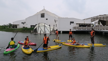 台管處邀請民眾於園區親身體驗 無動力水域遊憩活動的無窮樂趣 (台江國家公園管理處提供)