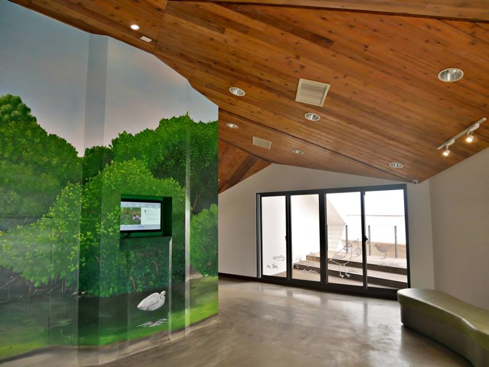 The space of the third floor is small but beautiful. Visitors not only can gaze afar from the high balcony, but also acquire information about salt industry culture and wetlands through the interactive games and picture book animation on the electronic touch screens.