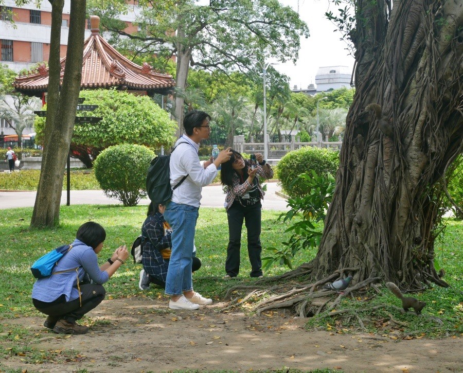  課堂聽講之餘，還提供學員外出實拍的機會 (國家公園電子報編輯小組提供)