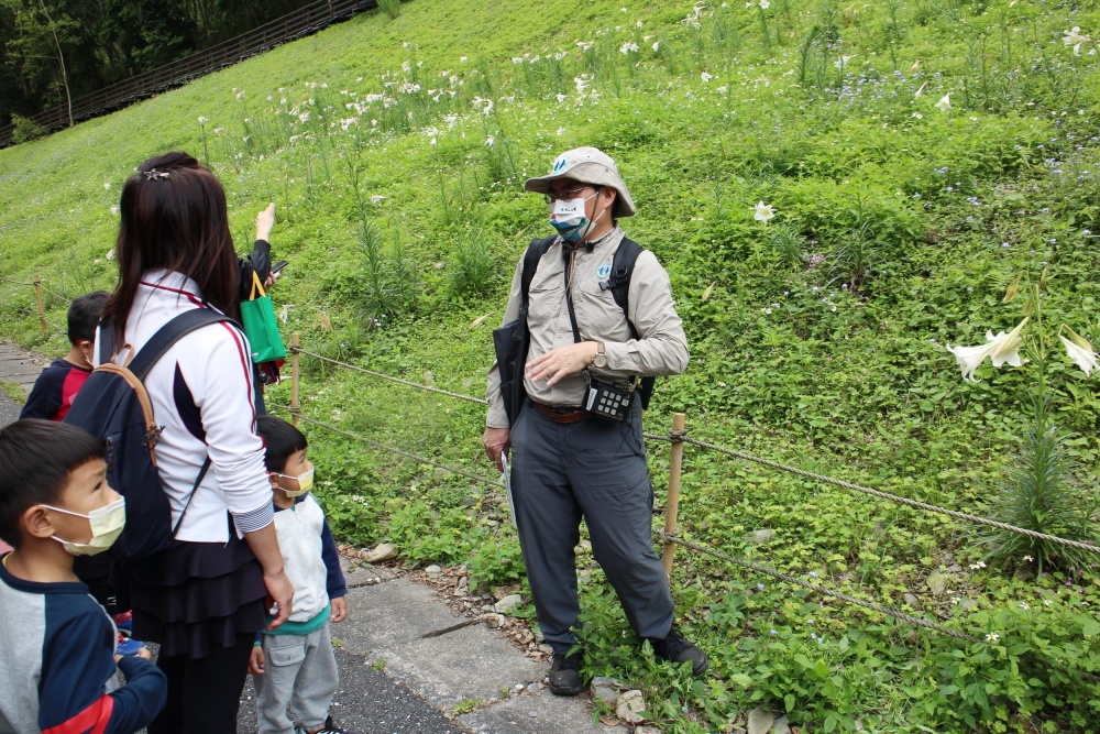 「繽紛太魯閣—賞花探祕山月之約」邀請民眾
於春、秋造訪峽谷景觀，感受季節更迭變化(太魯閣國家公園管理處提供)