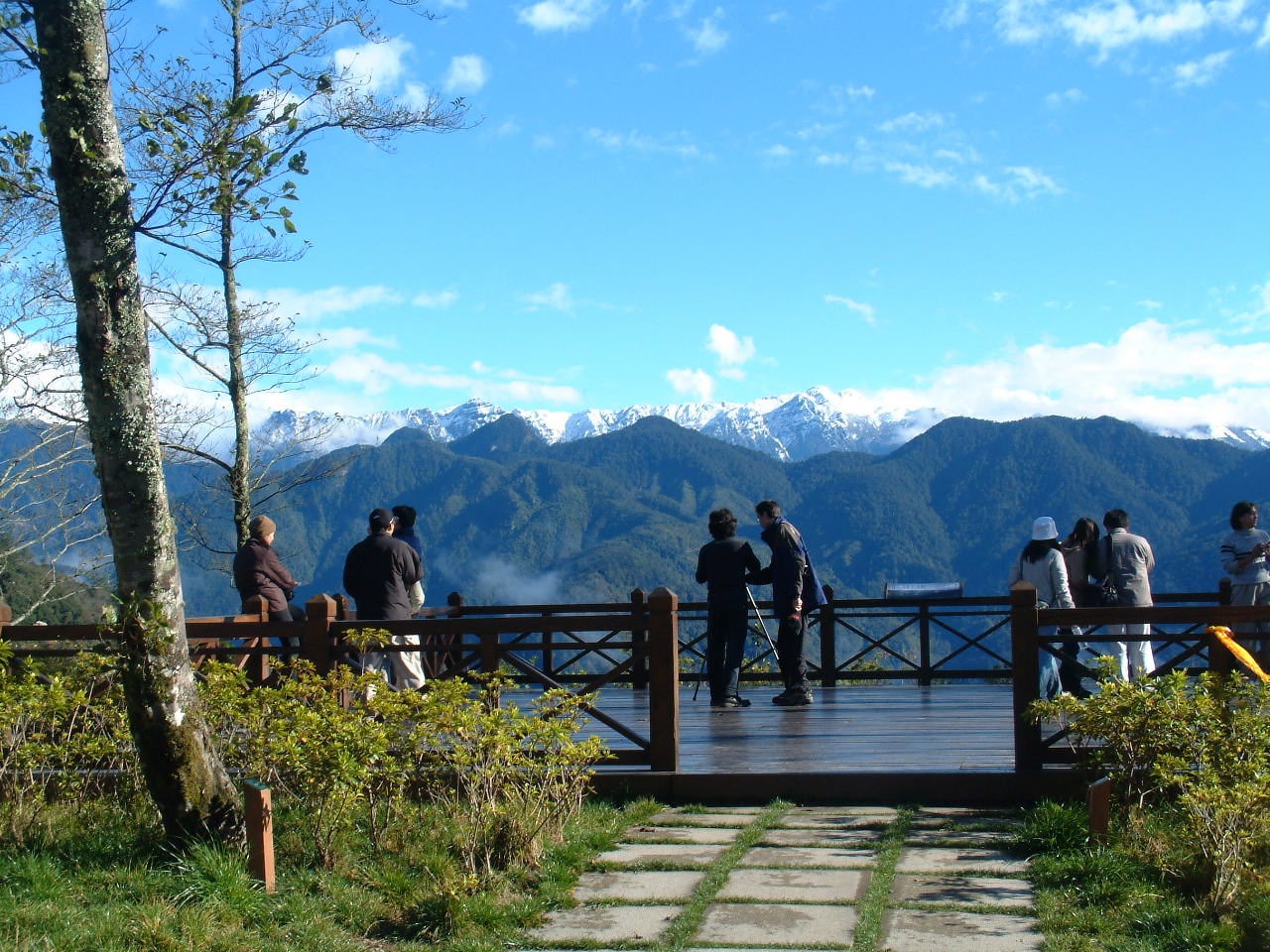 觀霧山椒魚生態中心後方戶外觀景臺 (雪霸國家公園管理處提供)