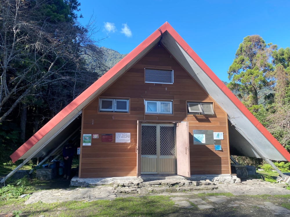 瓦拉米山屋是長程山友的中繼站(玉山國家公園管理處提供)