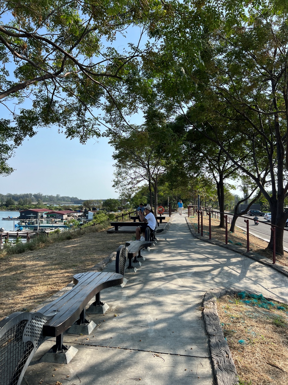 水岸綠道引領遊客在漫遊步道過程中，一點一滴了解當地自然人文(台江國家公園管理處提供)