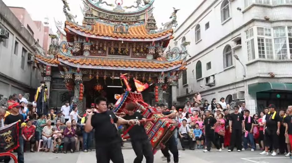 各姓氏藉著共同祭祀的宮廟，凝聚成生活共同體(金門國家公園管理處提供)