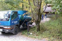 中部山岳國立公園明神館公廁採水肥車汲取外送處理