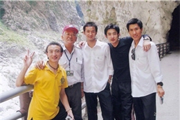 Dai takes the performance team of people with disabilities from China to enjoy the beautiful views